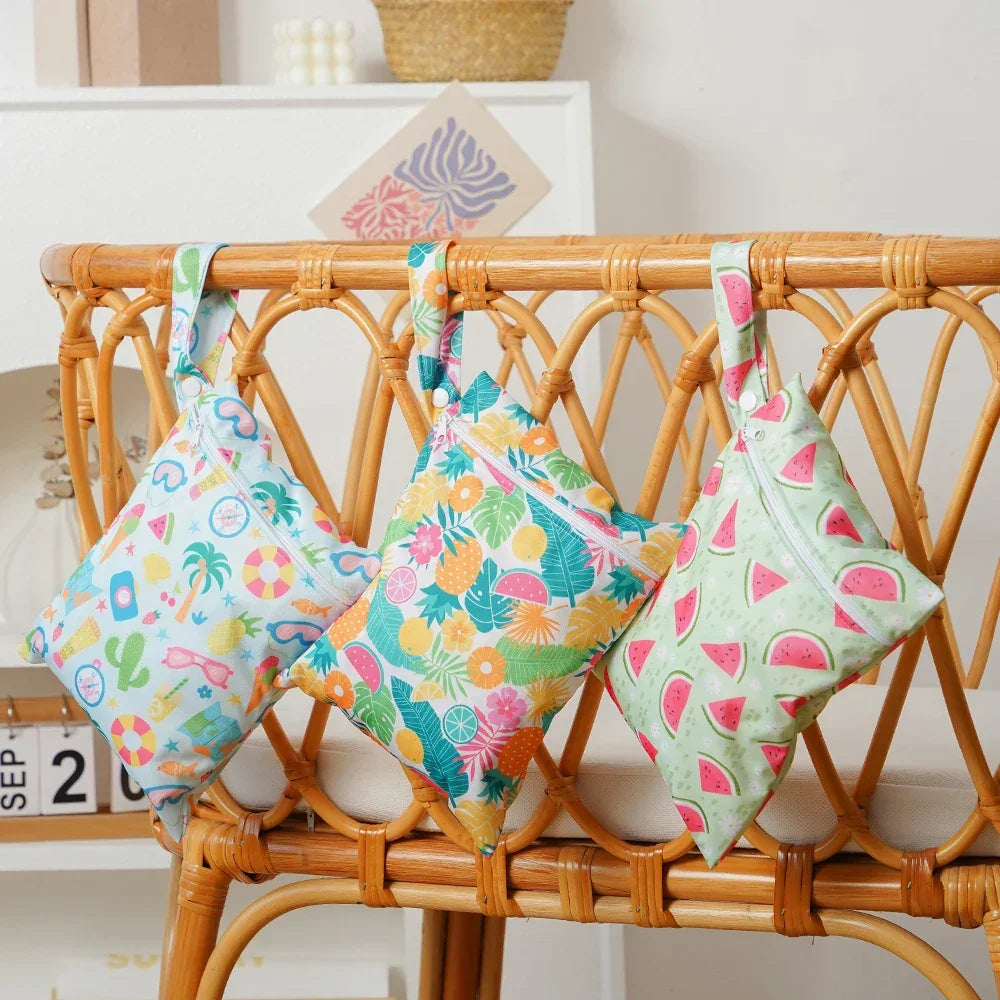 Mini wet bag with handle 18x25cm - compact waterproof pouch